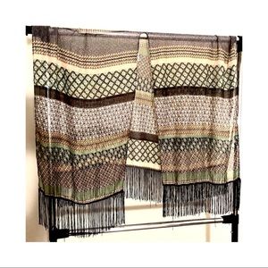 Fringed shawl/wrap